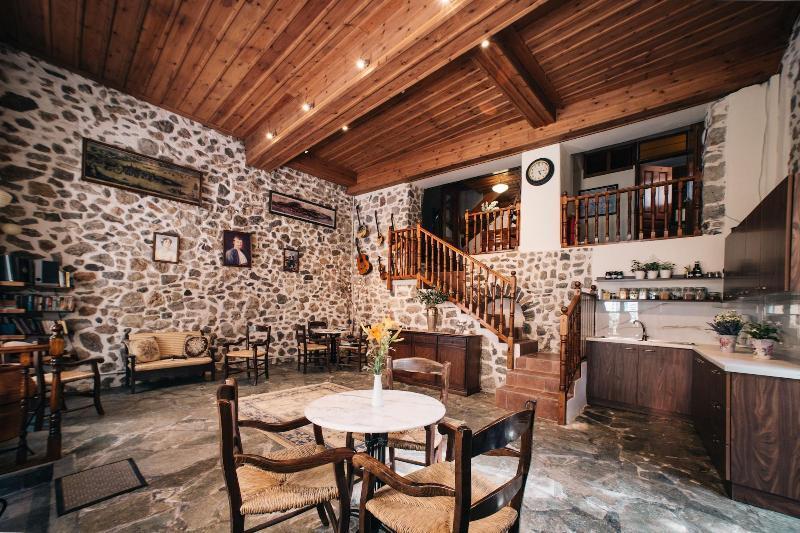 Rigas Pension นาฟปลิโอ ภายนอก รูปภาพ